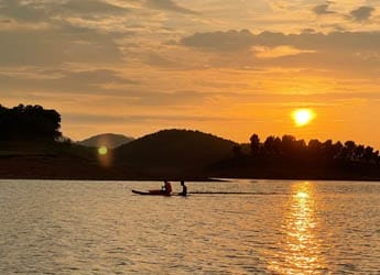 Coucher-du-soleil-Lac-de-Thac-Ba