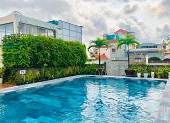 Rosaleen_Piscine